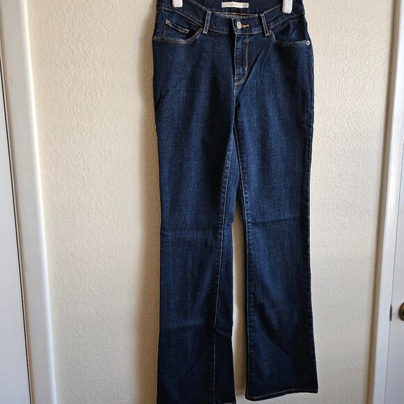 Levi Dark Wash Jeans - Classic Bootcut with Stretch - Size 26 - Picture 7 of 7